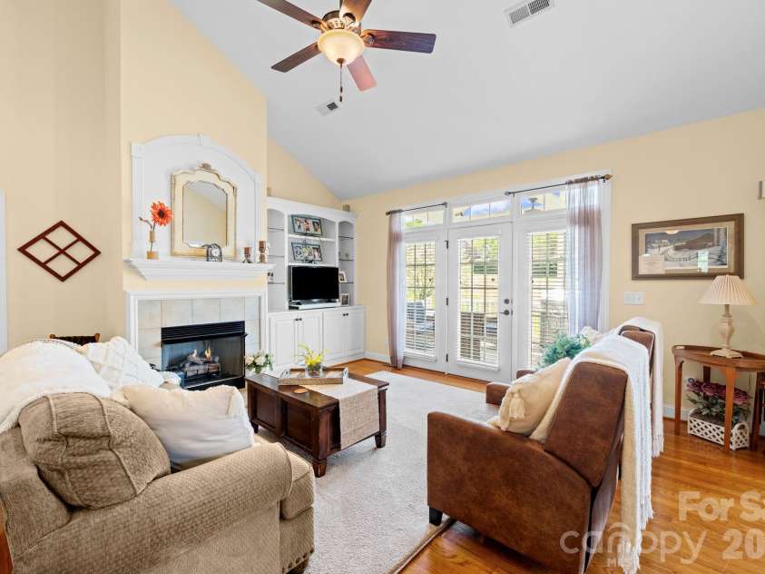 531 Oak Valley Boulevard, Advance, NC 27006.  MLS# CAR4370434, YatesRealty ID 13174. 