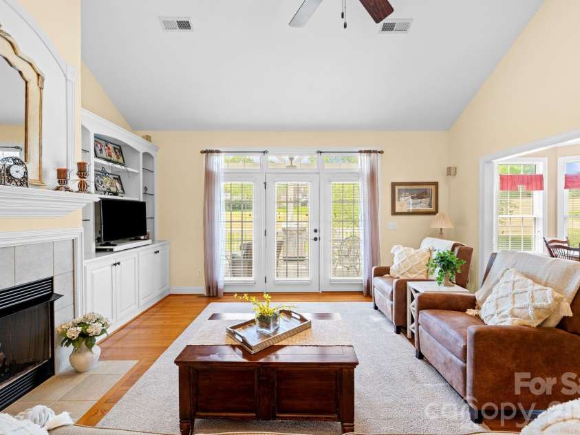 531 Oak Valley Boulevard, Advance, NC 27006.  MLS# CAR4370434, YatesRealty ID 13174. 