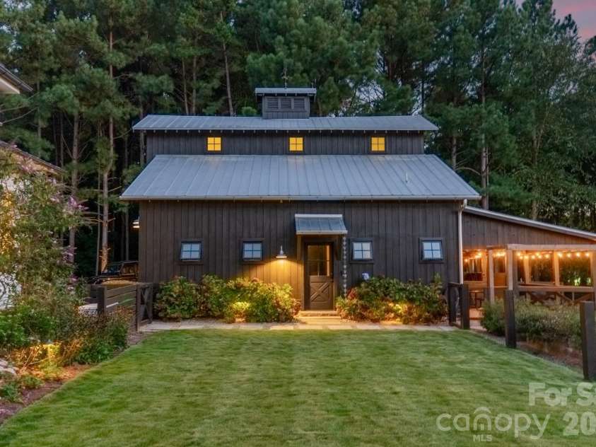 2269 New Gray Rock Road, Fort Mill, SC 29708.  MLS# CAR4358713, YatesRealty ID 13175. 