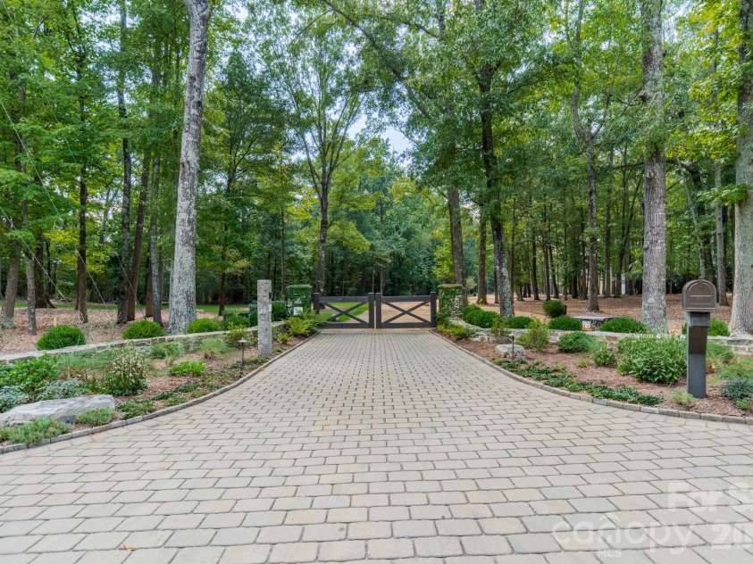 2269 New Gray Rock Road, Fort Mill, SC 29708.  MLS# CAR4358713, YatesRealty ID 13175. 