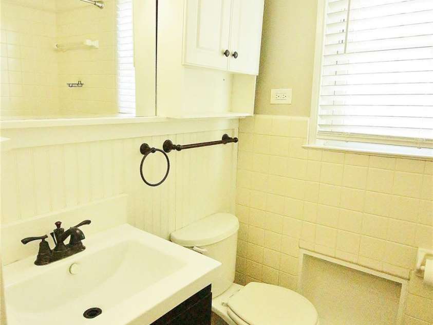 3238 Pinehurst Place, Charlotte, NC 28209.  MLS# CAR4238430, YatesRealty ID 13176. 