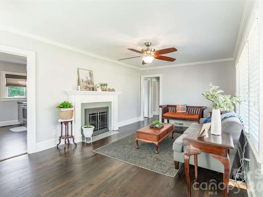 534 Georgia Avenue, Statesville, NC 28677.  MLS# CAR4357113, YatesRealty ID 13176. 