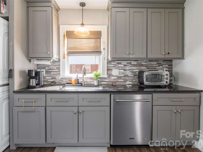 534 Georgia Avenue, Statesville, NC 28677.  MLS# CAR4357113, YatesRealty ID 13176. 