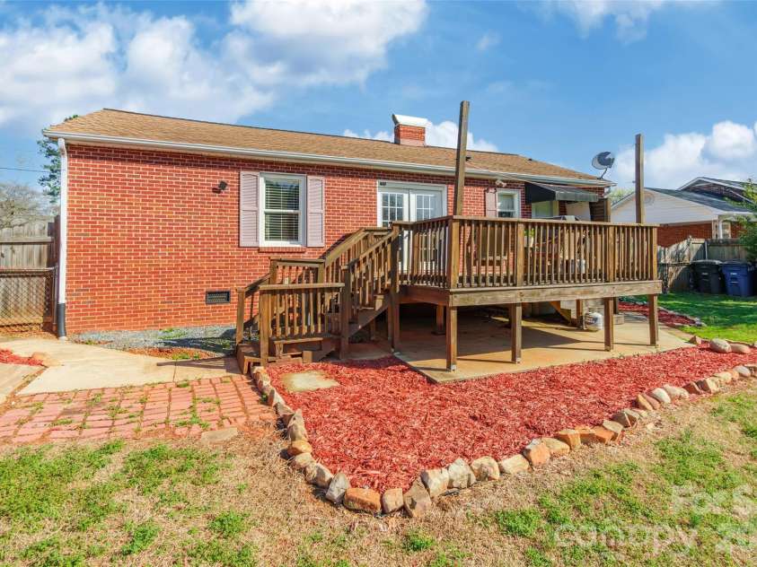 534 Georgia Avenue, Statesville, NC 28677.  MLS# CAR4357113, YatesRealty ID 13176. 