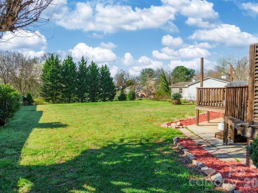 534 Georgia Avenue, Statesville, NC 28677.  MLS# CAR4357113, YatesRealty ID 13176. 
