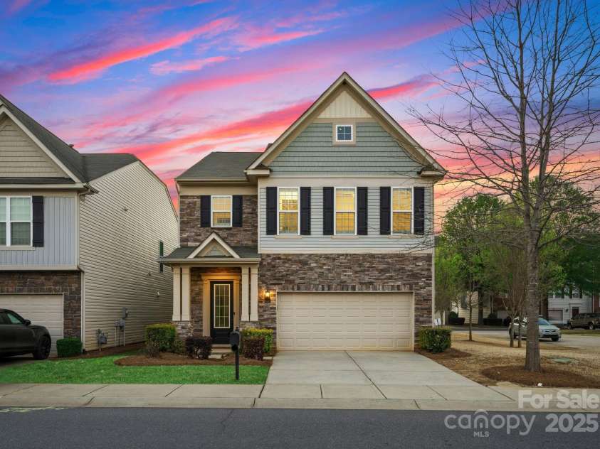 6020 Union Pacific Avenue, Charlotte, NC 28210.  MLS# CAR4241932, YatesRealty ID 13177. 