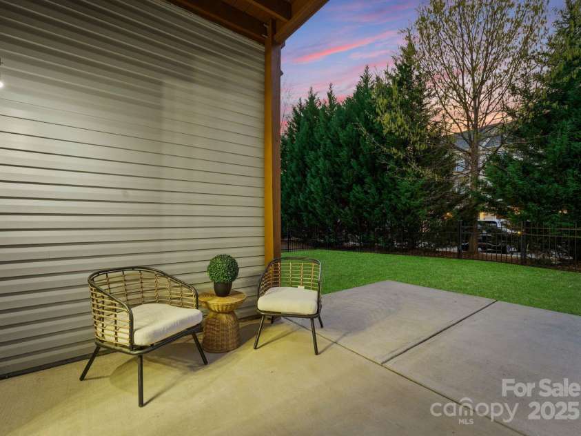 6020 Union Pacific Avenue, Charlotte, NC 28210.  MLS# CAR4241932, YatesRealty ID 13177. 