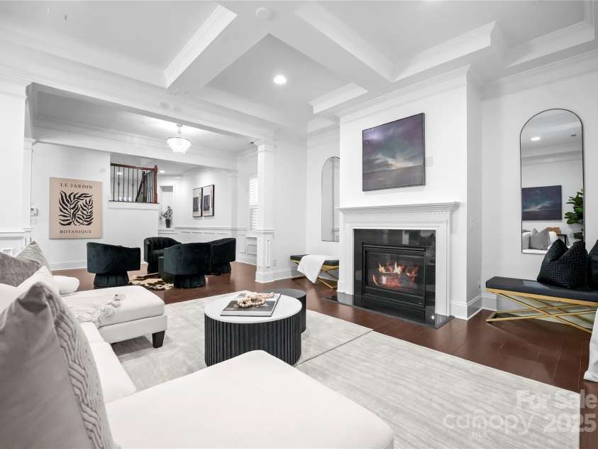 6020 Union Pacific Avenue, Charlotte, NC 28210.  MLS# CAR4241932, YatesRealty ID 13177. 