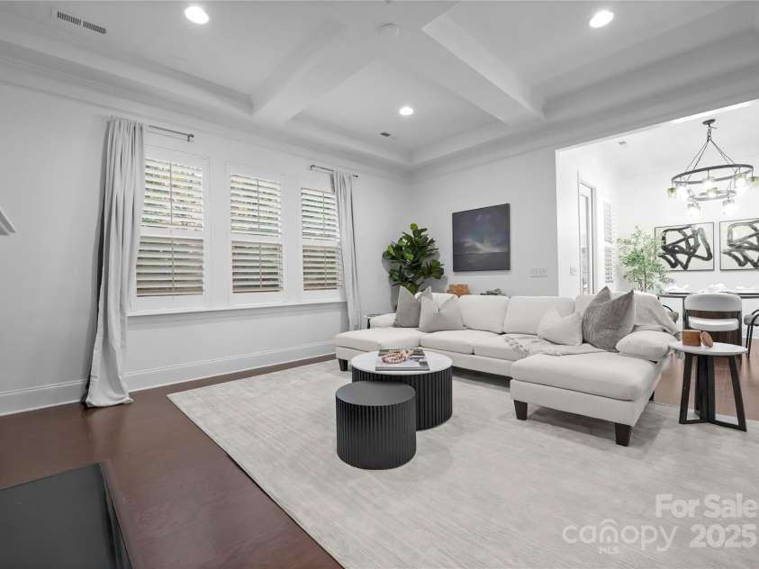 6020 Union Pacific Avenue, Charlotte, NC 28210.  MLS# CAR4241932, YatesRealty ID 13177. 