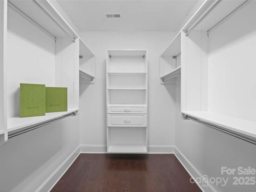 6020 Union Pacific Avenue, Charlotte, NC 28210.  MLS# CAR4241932, YatesRealty ID 13177. 