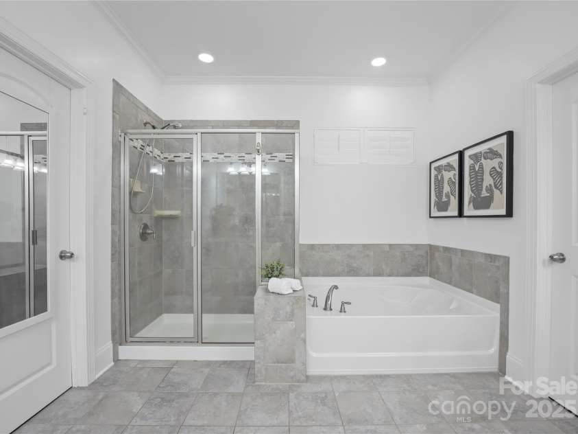 6020 Union Pacific Avenue, Charlotte, NC 28210.  MLS# CAR4241932, YatesRealty ID 13177. 