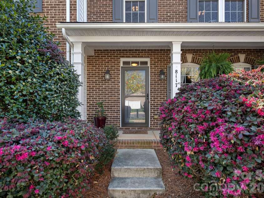 8117 Bridgegate Drive, Huntersville, NC 28078.  MLS# CAR4364152, YatesRealty ID 13177. 