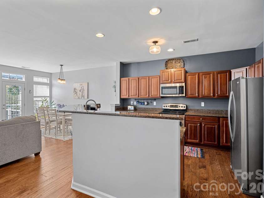 8117 Bridgegate Drive, Huntersville, NC 28078.  MLS# CAR4364152, YatesRealty ID 13177. 