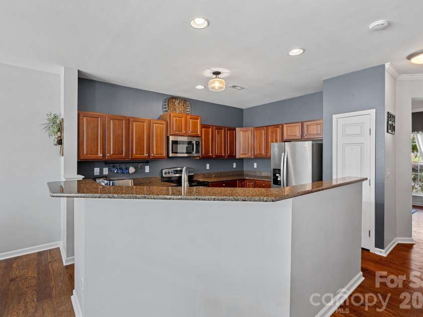 8117 Bridgegate Drive, Huntersville, NC 28078.  MLS# CAR4364152, YatesRealty ID 13177. 