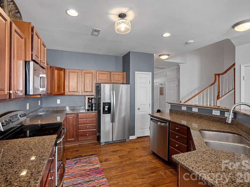 8117 Bridgegate Drive, Huntersville, NC 28078.  MLS# CAR4364152, YatesRealty ID 13177. 