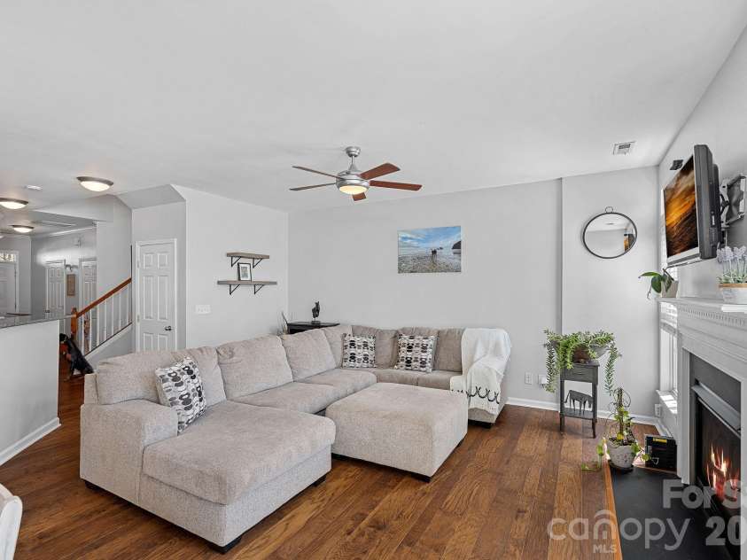 8117 Bridgegate Drive, Huntersville, NC 28078.  MLS# CAR4364152, YatesRealty ID 13177. 