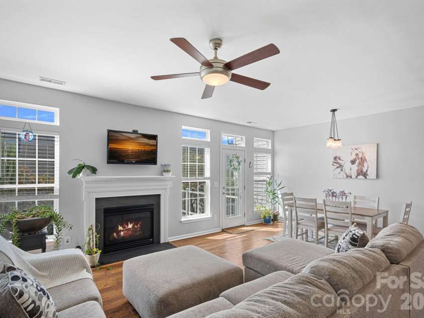 8117 Bridgegate Drive, Huntersville, NC 28078.  MLS# CAR4364152, YatesRealty ID 13177. 