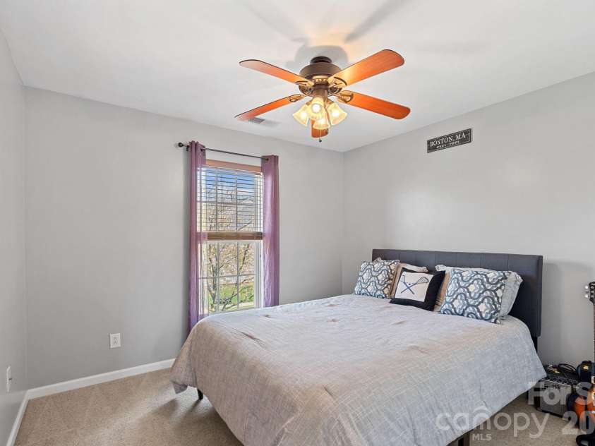 8117 Bridgegate Drive, Huntersville, NC 28078.  MLS# CAR4364152, YatesRealty ID 13177. 