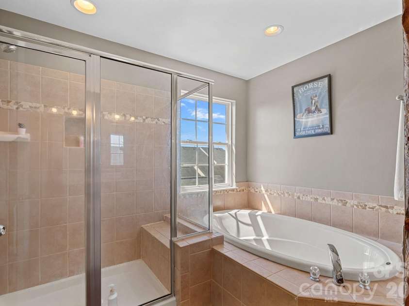 8117 Bridgegate Drive, Huntersville, NC 28078.  MLS# CAR4364152, YatesRealty ID 13177. 