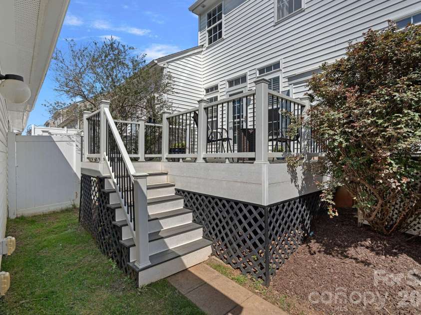 8117 Bridgegate Drive, Huntersville, NC 28078.  MLS# CAR4364152, YatesRealty ID 13177. 