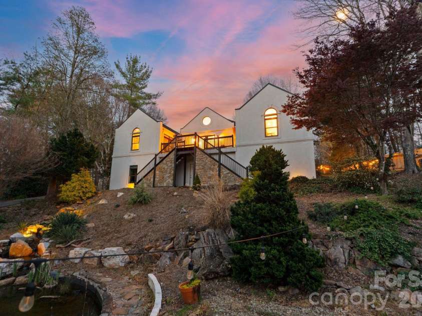 214 Ridgeway Drive, Taylorsville, NC 28681.  MLS# CAR4300884, YatesRealty ID 13178. 