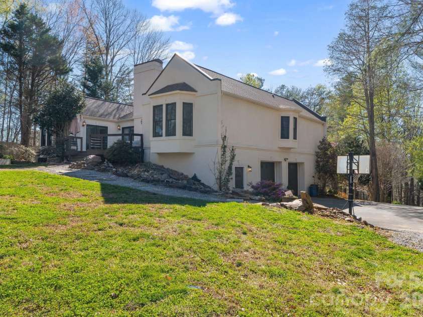 214 Ridgeway Drive, Taylorsville, NC 28681.  MLS# CAR4300884, YatesRealty ID 13178. 