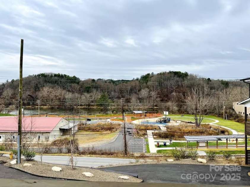 1057 Riverside Drive, Asheville, NC 28804.  MLS# CAR4330741, YatesRealty ID 13179. 