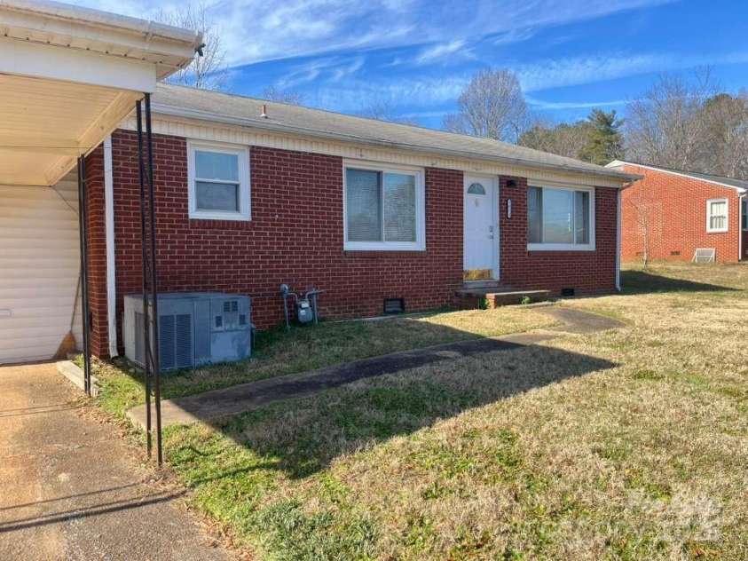 1073 Springdale Drive, Maiden, NC 28650.  MLS# CAR4330894, YatesRealty ID 1318. 