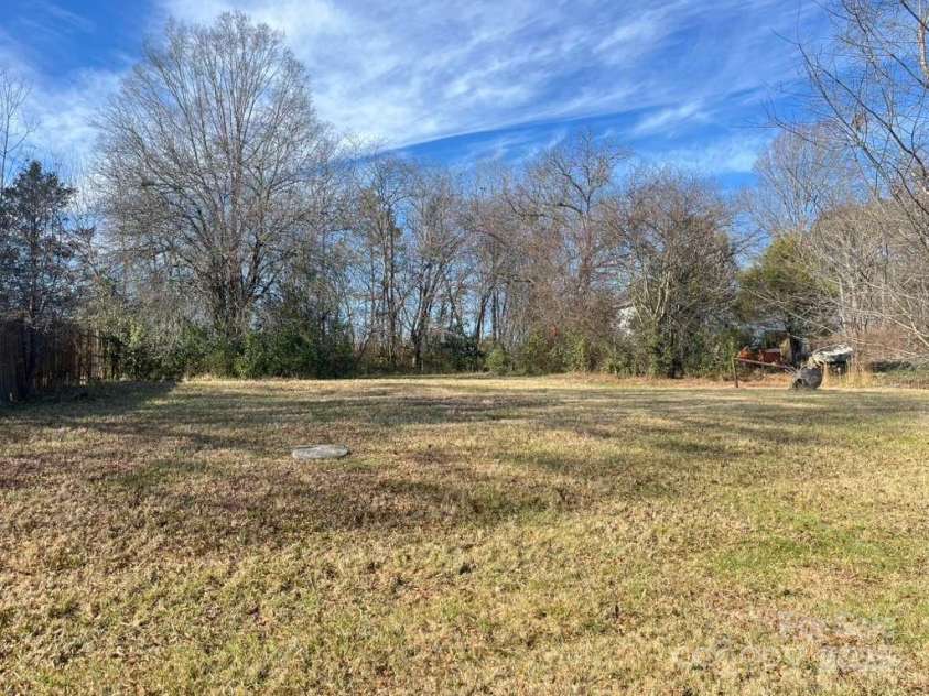 1073 Springdale Drive, Maiden, NC 28650.  MLS# CAR4330894, YatesRealty ID 1318. 