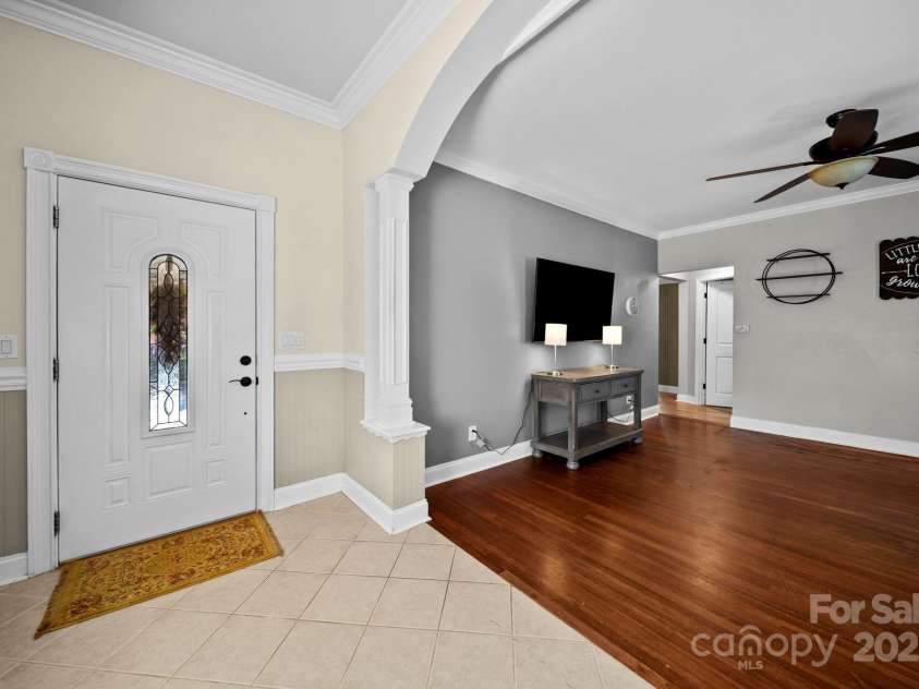 408 Woodlawn Avenue, Cramerton, NC 28032.  MLS# CAR4302545, YatesRealty ID 1318. 