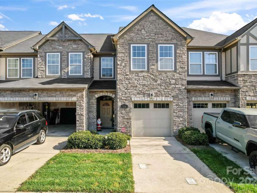 7333 Dulnian Way, Charlotte, NC 28278.  MLS# CAR4203818, YatesRealty ID 1318. 