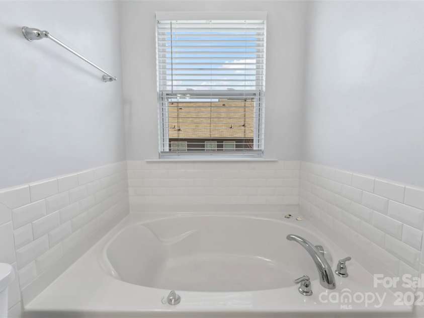 7333 Dulnian Way, Charlotte, NC 28278.  MLS# CAR4203818, YatesRealty ID 1318. 