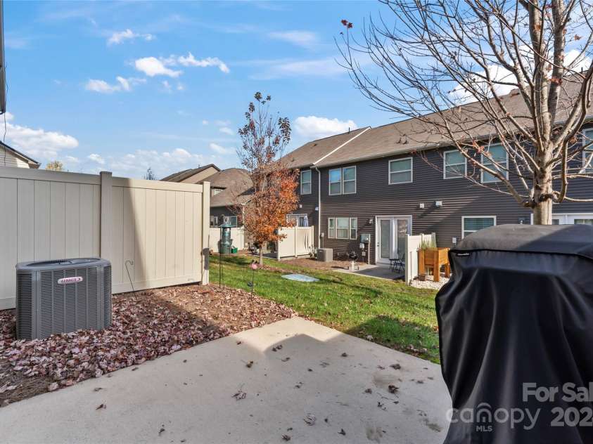 7333 Dulnian Way, Charlotte, NC 28278.  MLS# CAR4203818, YatesRealty ID 1318. 