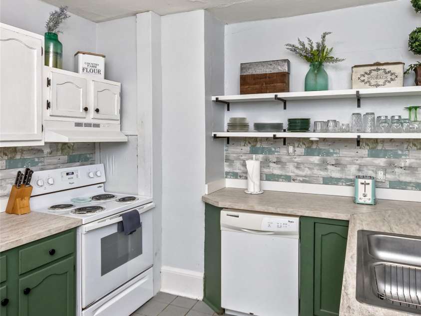13 Norton Drive, Asheville, NC 28804.  MLS# CAR4366166, YatesRealty ID 13180. 