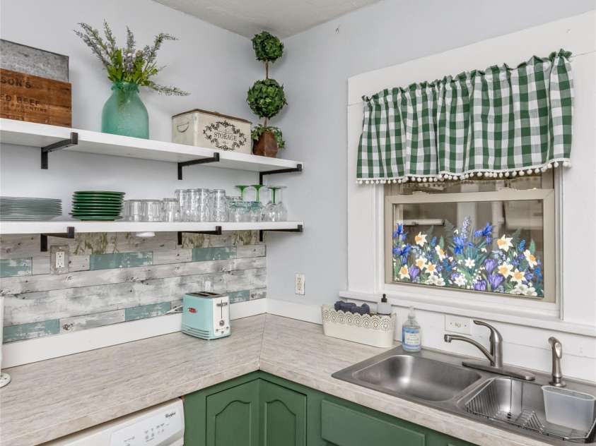 13 Norton Drive, Asheville, NC 28804.  MLS# CAR4366166, YatesRealty ID 13180. 