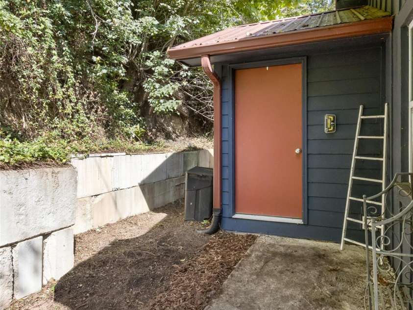 13 Norton Drive, Asheville, NC 28804.  MLS# CAR4366166, YatesRealty ID 13180. 