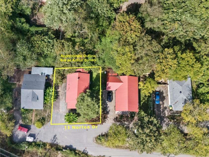 13 Norton Drive, Asheville, NC 28804.  MLS# CAR4366166, YatesRealty ID 13180. 