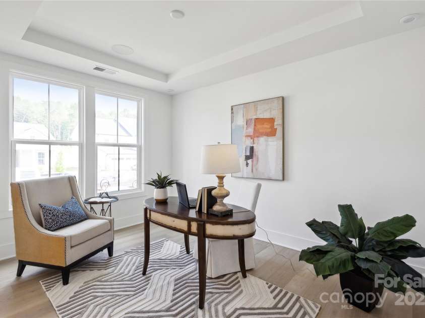 5225 Glenwalk Drive, Charlotte, NC 28269.  MLS# CAR4166267, YatesRealty ID 13180. Flex Room