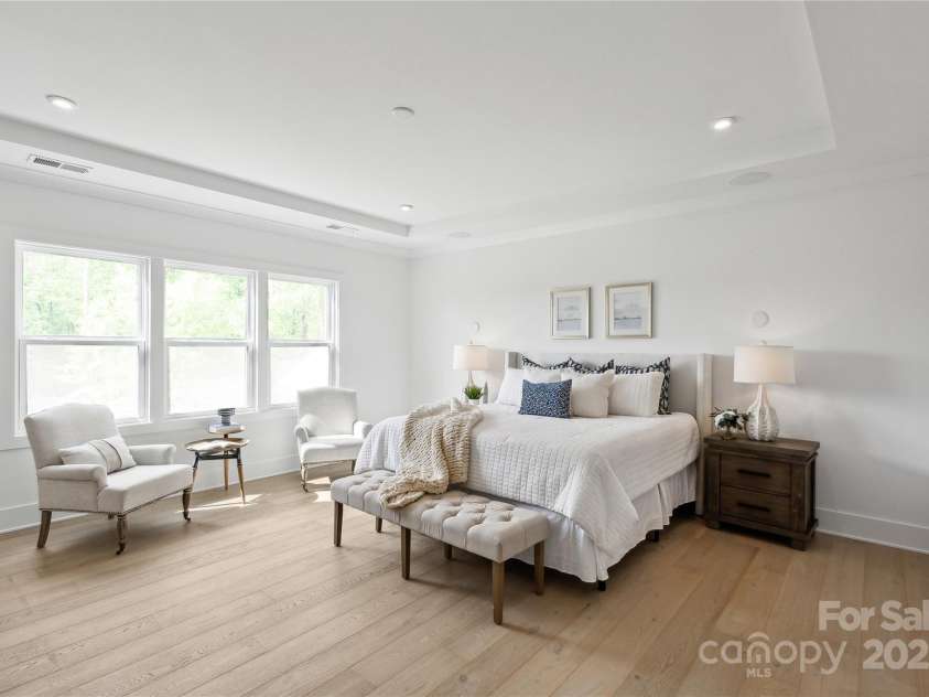 5225 Glenwalk Drive, Charlotte, NC 28269.  MLS# CAR4166267, YatesRealty ID 13180. Primary Bedroom
