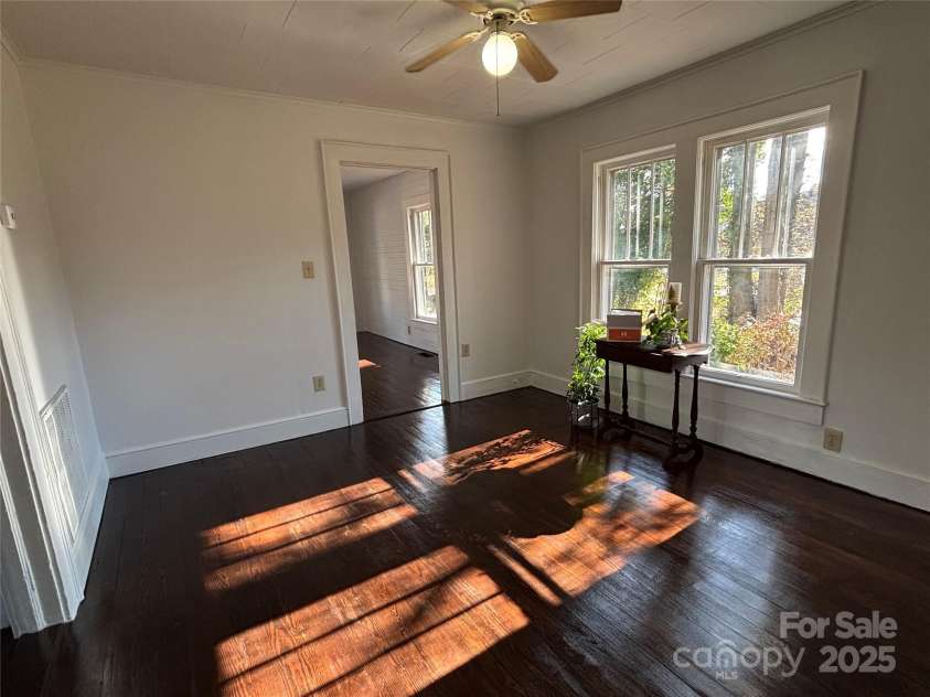 142 26th Street, Hickory, NC 28602.  MLS# CAR4334608, YatesRealty ID 13182. 