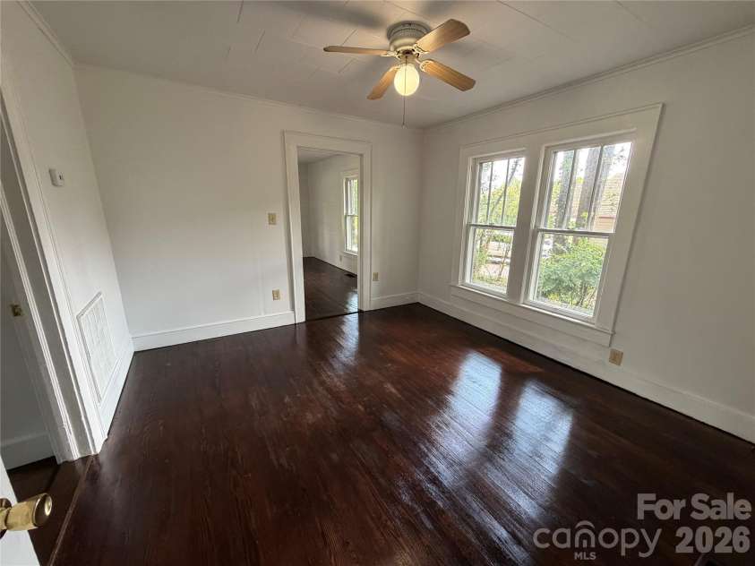 142 26th Street, Hickory, NC 28602.  MLS# CAR4423588, YatesRealty ID 13182. 