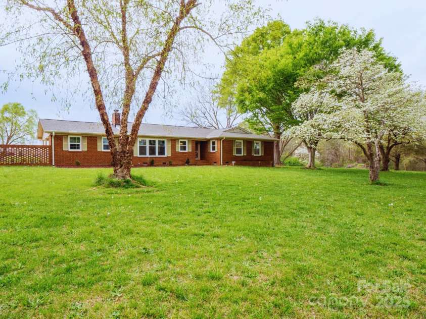 3452 Flat Creek Road, Lancaster, SC 29720.  MLS# CAR4241982, YatesRealty ID 13182. 