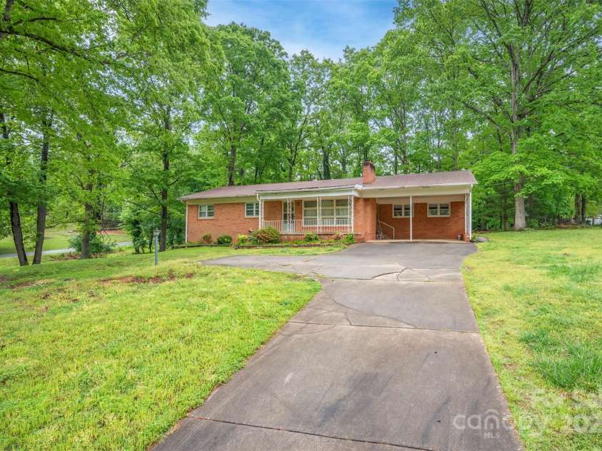 113 Dogwood Avenue, Forest City, NC 28043.  MLS# CAR4251521, YatesRealty ID 13185. 