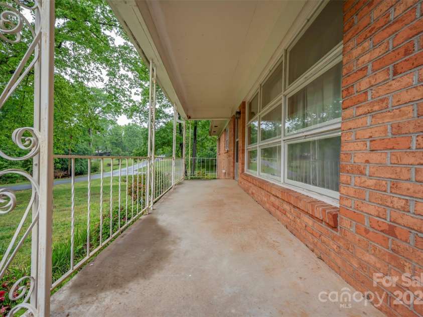 113 Dogwood Avenue, Forest City, NC 28043.  MLS# CAR4251521, YatesRealty ID 13185. 