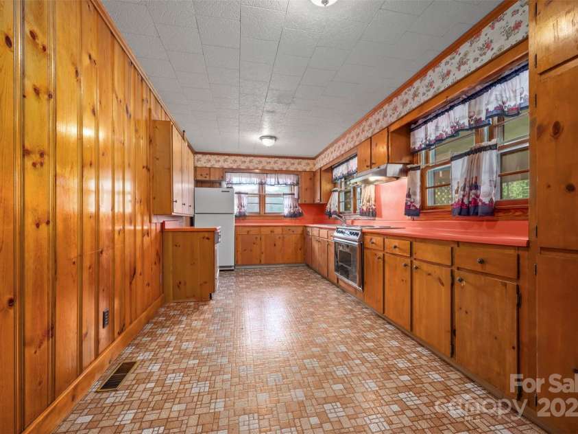 113 Dogwood Avenue, Forest City, NC 28043.  MLS# CAR4251521, YatesRealty ID 13185. 