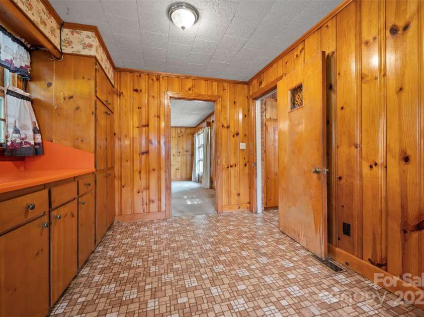 113 Dogwood Avenue, Forest City, NC 28043.  MLS# CAR4251521, YatesRealty ID 13185. 