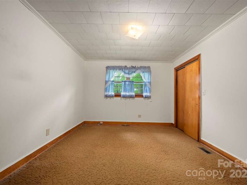 113 Dogwood Avenue, Forest City, NC 28043.  MLS# CAR4251521, YatesRealty ID 13185. 