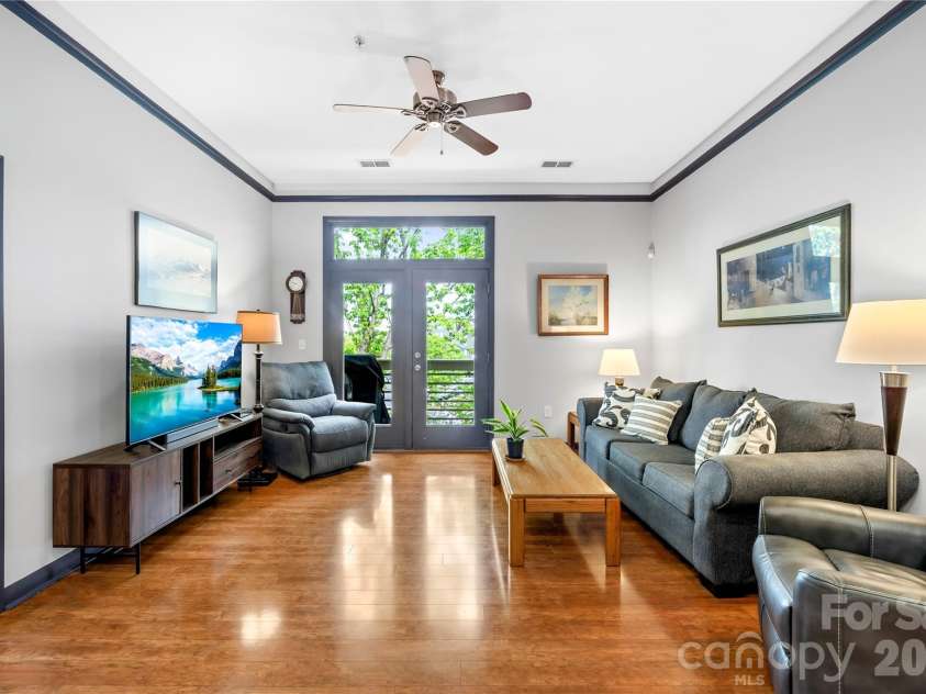 480 New Bern Station Court, Charlotte, NC 28209.  MLS# CAR4367132, YatesRealty ID 13186. 