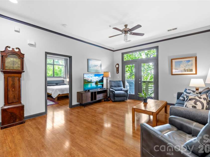 480 New Bern Station Court, Charlotte, NC 28209.  MLS# CAR4367132, YatesRealty ID 13186. 