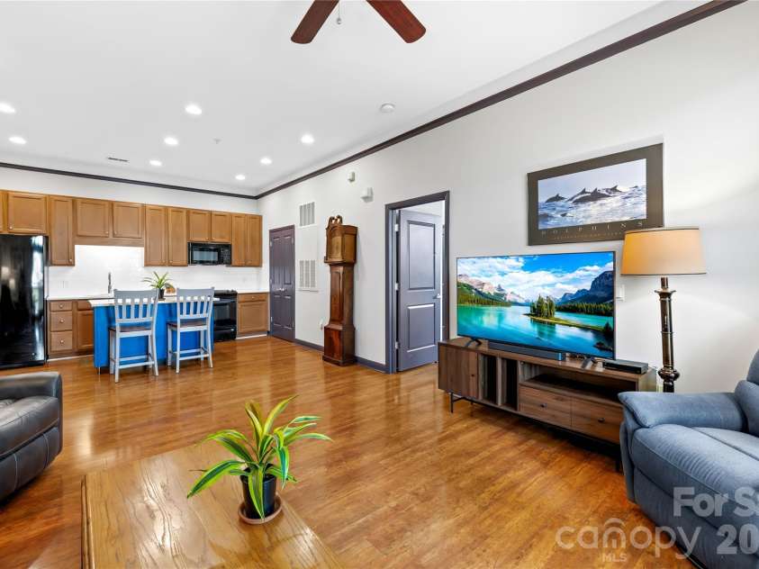 480 New Bern Station Court, Charlotte, NC 28209.  MLS# CAR4367132, YatesRealty ID 13186. 